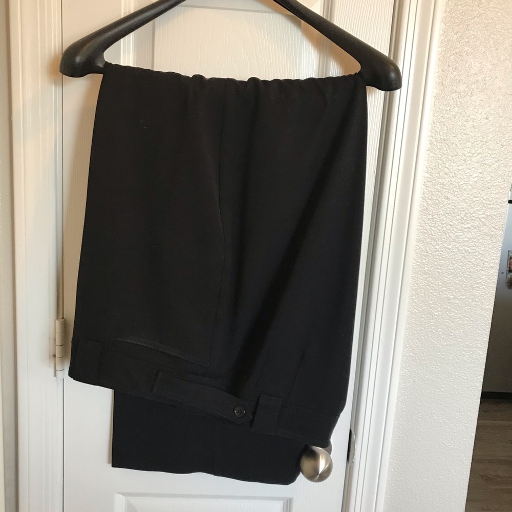 Black trouser 20. Lane Bryant blue circle. No gap